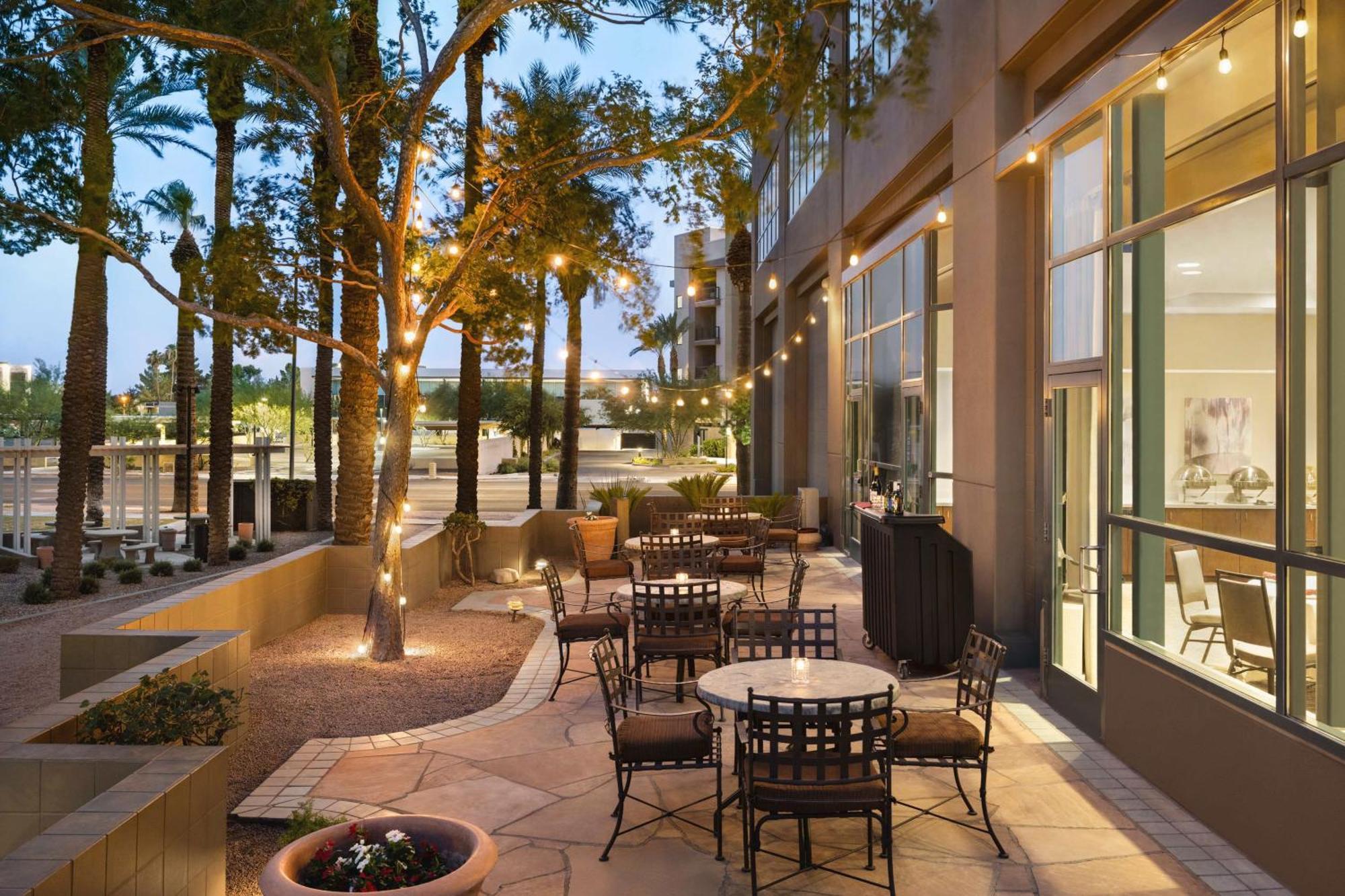 Embassy Suites By Hilton Phoenix Downtown North Exterior foto